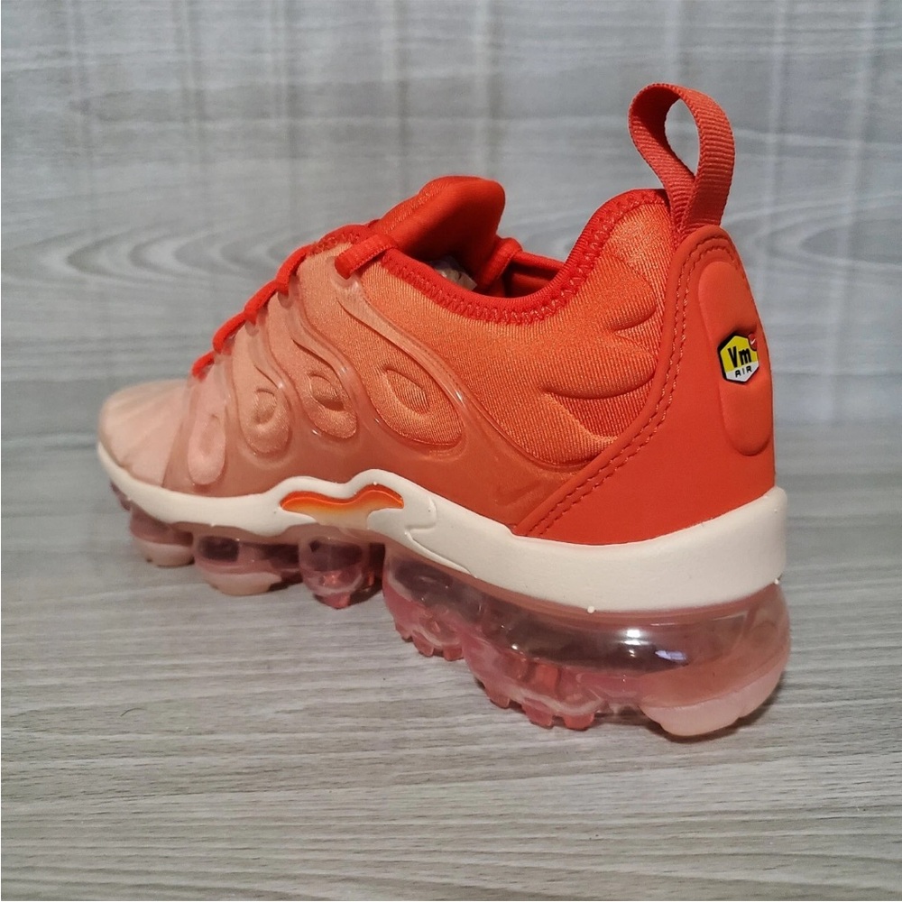 Women’s Nike Vapormax Plus Guava Ice Rush Orange Shoes Brand New With Box - Picture 9 of 14